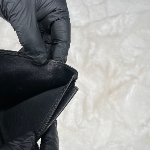 LOUIS VUITTON MENS WALLET - Picture 8 of 12